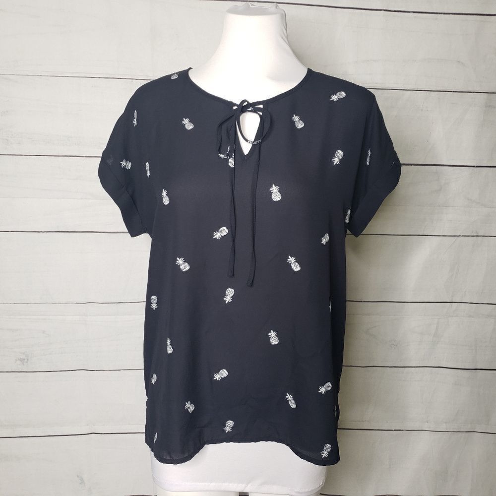 Alice Blue Stitch Fox Pineapple sheer top medium